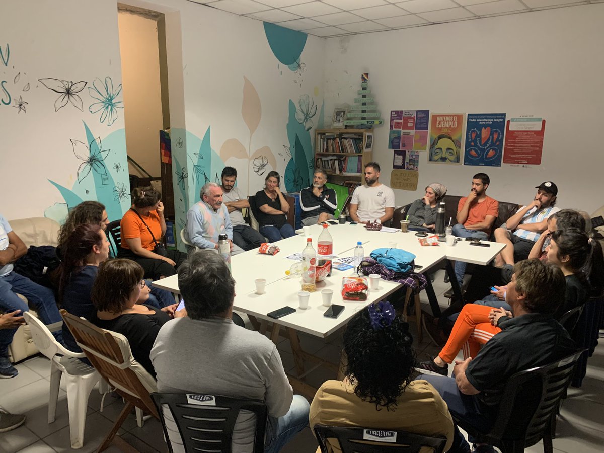 encuentroituza's tweet photo. Hoy nos reunimos la Mesa de Conducción Territorial de @neituzaingo para analizar el escenario político después de los resultados del domingo, compartir pensamientos y sensaciones y planificar los próximos pasos de la campaña✌🏽

#hilo https://t.co/3seUxxV6f1