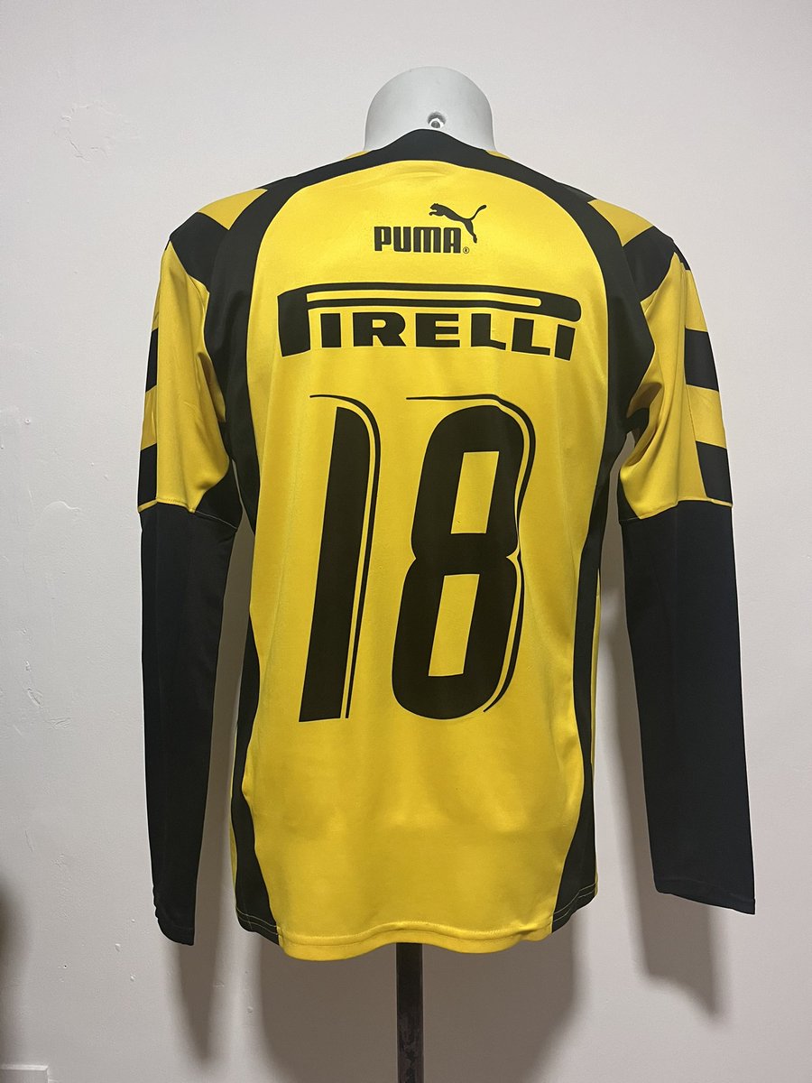 casacasCAP's tweet photo. Peñarol
Año: 2006
Jugador: Gonzalo Lemes

@OficialCAP @PrensaCAP @PyD1891 @HistoriaCAP @capsinfiltro @AloPenarolRadio #Camiseta #Peñarol #CAP #Casacas https://t.co/DvZwv7K61S