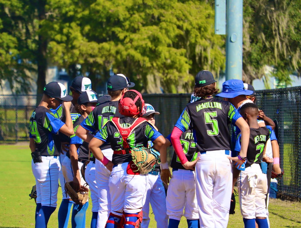 FtbSelect's tweet photo. They are more than a team, they are a family…. https://t.co/3uN1gGDhHC
