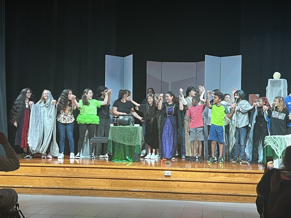 MrsJennLeonard's tweet photo. The Bleyl theater department did a fantastic job performing in “Once Upon a Broomstick” by Sylvia Ashby  this evening! We have some talented Brahmas! @MProvoCFISD @BleylCFISD https://t.co/pCKYHw5Zj0