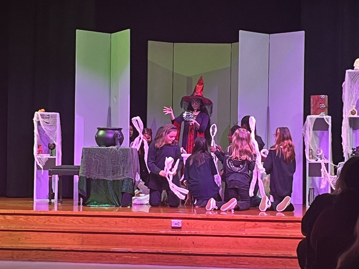 MrsJennLeonard's tweet photo. The Bleyl theater department did a fantastic job performing in “Once Upon a Broomstick” by Sylvia Ashby  this evening! We have some talented Brahmas! @MProvoCFISD @BleylCFISD https://t.co/pCKYHw5Zj0