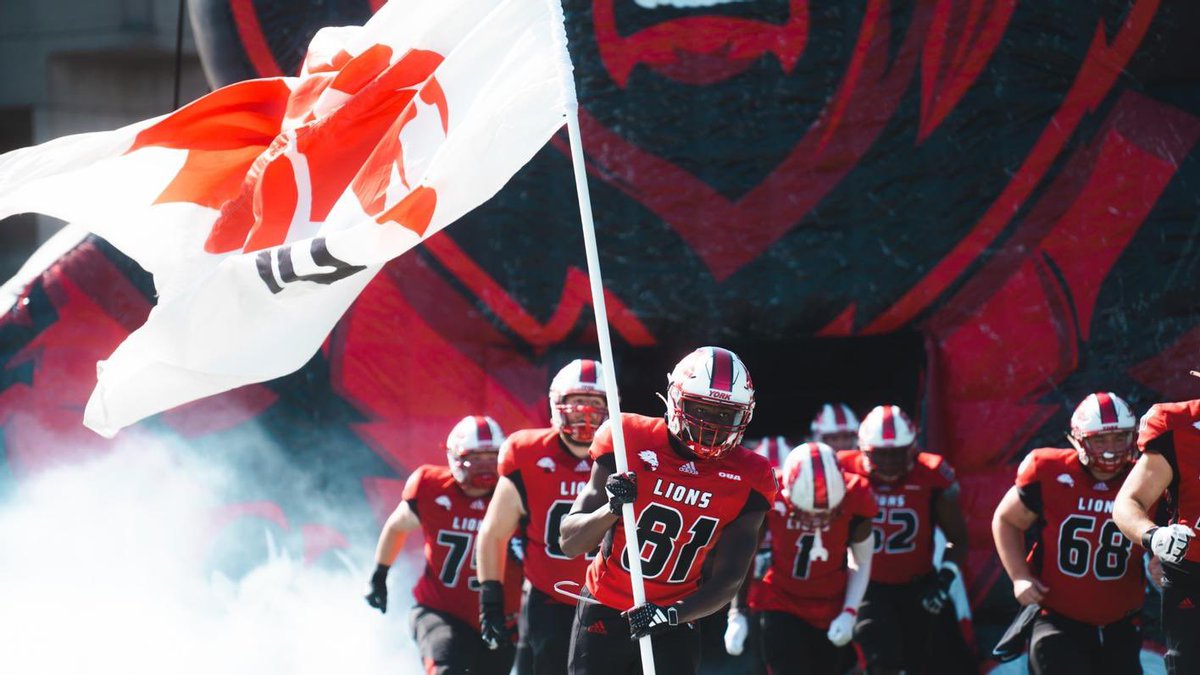 After a great conversation with @CoachGriffithYU I’m am grateful to say that I have received my first Usports offer from <a href="/YULionsFootball/">York Lions Football</a> #AGTG