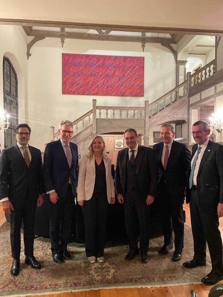 Italy in US tweet media