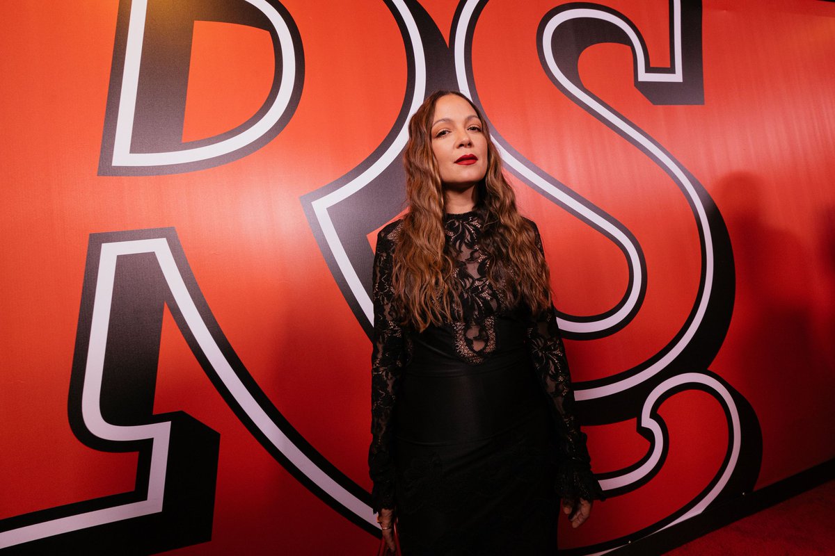 ¡Muchas Felicidades a nuestra querida Natalia @Lafourcade! 🌟

🏆 Ganadora en los primeros Premios <a href="/RollingStoneMX/">Rolling Stone en Español - México</a> en las categorías: "Artista del Año" y "Álbum del Año". Además del primer Premio #LEYENDA. 

#DeTodasLasFloresNL #PremiosRollingStone