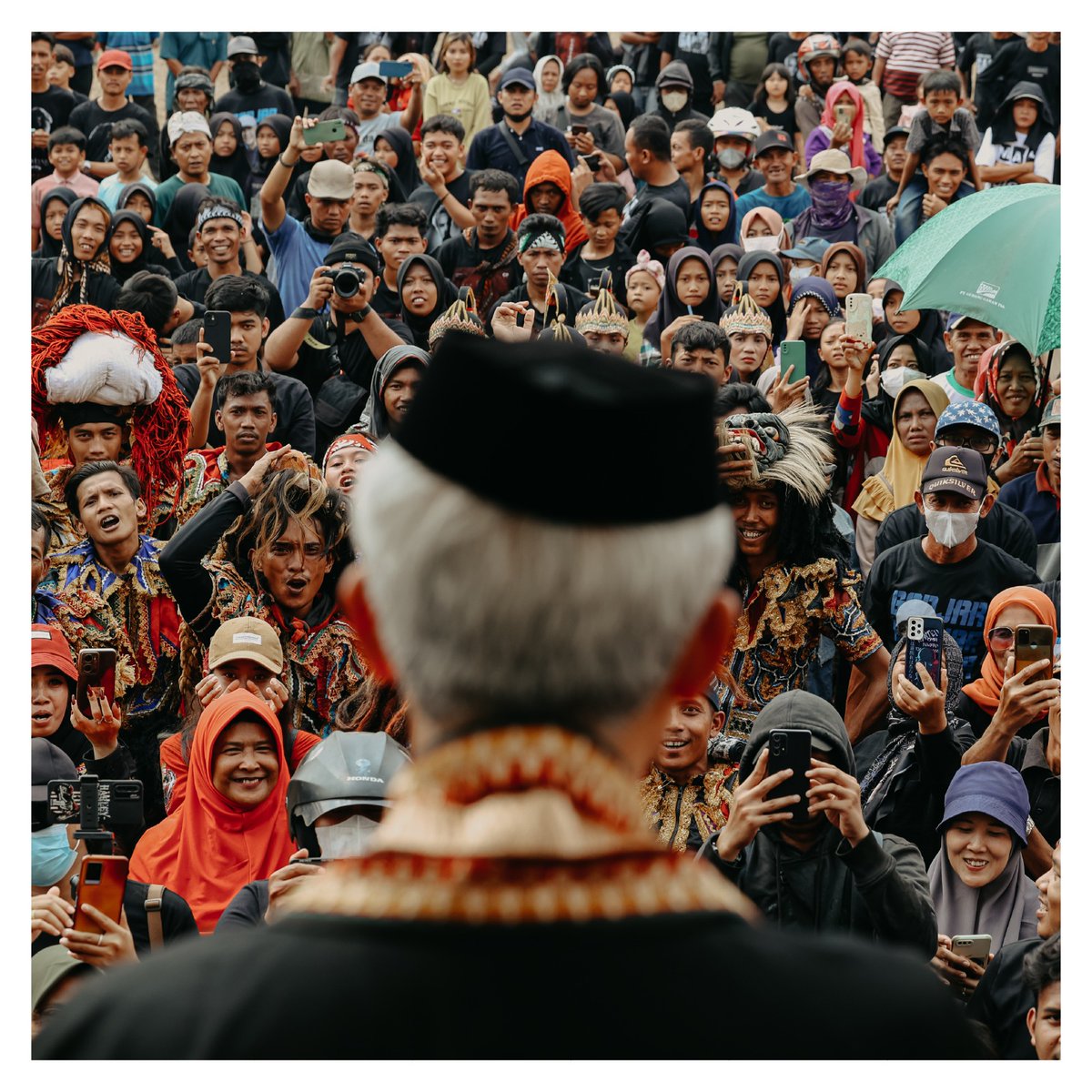 ganjarpranowo's tweet photo. Doa dan cinta dari Lampung memang luar biasa❤️ https://t.co/dzgkqsHYwG