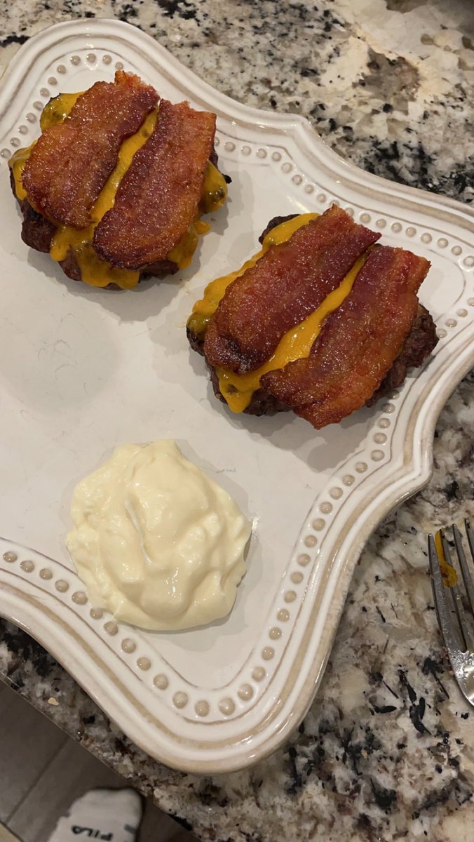 It’s the buns that make ya fat 🤙