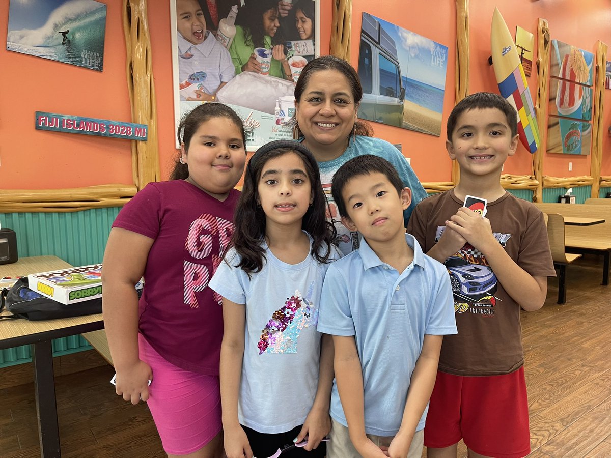 MrsHernandezCSE's tweet photo. Day 2 with another group of students. A sweet treat and board games after school with the teacher! I love how much the kids enjoy getting together outside the school setting. @CSE_Chameleons @LiteracyJenny @PrincipalLexi https://t.co/1xGhWrUKiO