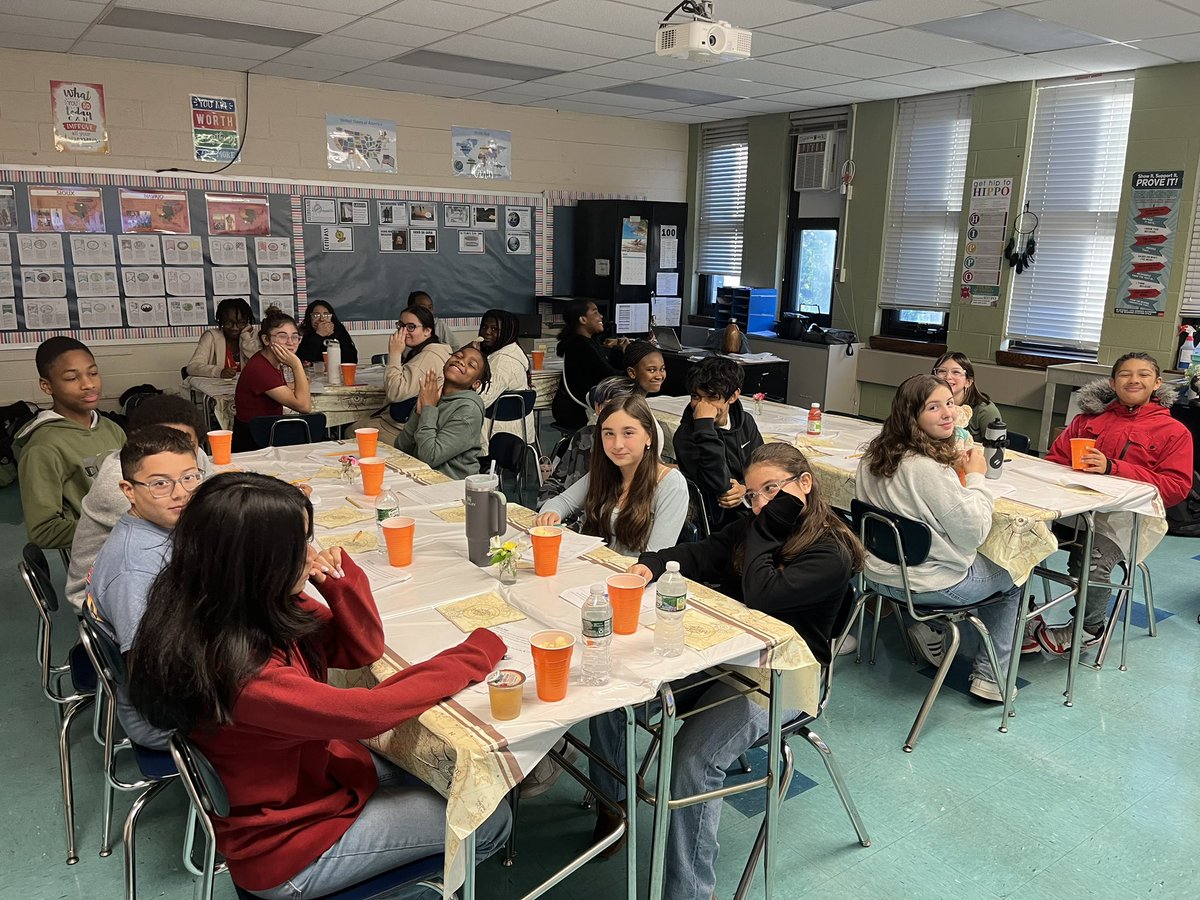 msramirez_teach's tweet photo. This week students took part in a Historical Dinner Party for the Age of Exploration, complete with historical guests, food, favors and conversation from the Colombian Exchange https://t.co/boZUC5IjBZ