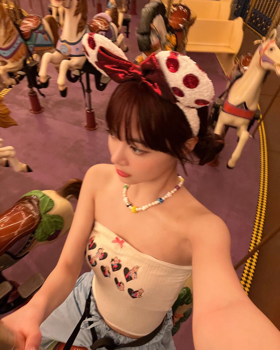 Step into the enchanting world of Disneyland, where every corner is filled with joy and wonder. I'm not just on vacation, I'm on an unforgettable adventure. The laughs, the rides, everything becomes more special when decorated with cute mouse ears. These are happiest moments!. 🏰