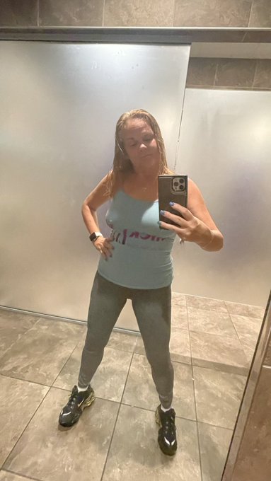 Decided to stop at a planet fitness to exercise and shower https://t.co/mEvT0OOrxq<a href="/tag/realloyalfans"class="tags"><span>#realloyalfans</span></a>