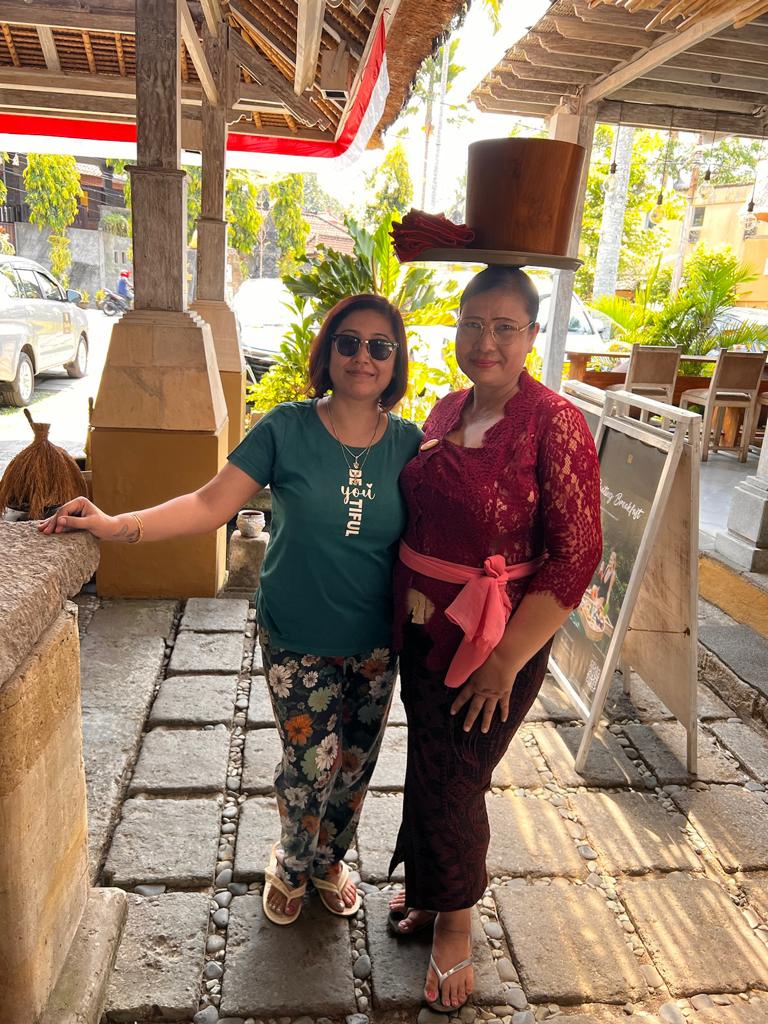 sujatavidu's tweet photo. Mornings be like...

#travel #Ubud #Bali #writinglife #writing #wapadiume #ricefields #chai #tealovers #Indonesiantea https://t.co/qRcejPe1wP