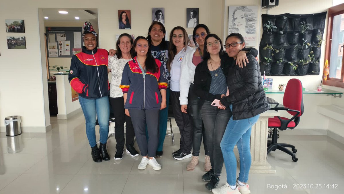 Sintradistrita1's tweet photo. Comité de Mujer y Género sesiona sin dos de sus miembros 😕 .@sgeneralbogota y @CulturaenBta niegan permisos de sus integrantes. Lamentable, esa es la "Bogotá cuidadora" de @ClaudiaLopez .
#ParaEsoUsamosLosPermisos
#NoMasAcosoLaboral
@Fecotraservipub @ctccolombia @OITAmericas https://t.co/us2nS28oCw