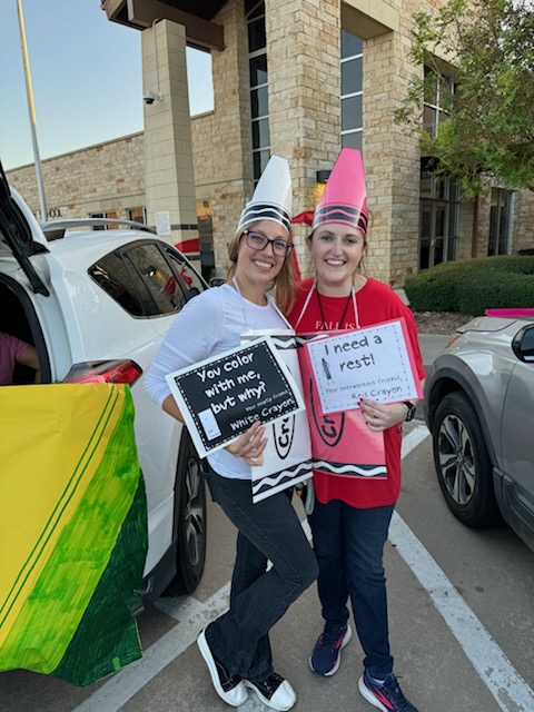 ColbysLeopards's tweet photo. Trunk or Treat was a success!! Thanks to our families for helping to make this night possible. @CFBISD @LaVillitaElem #thedaythecrayonsquit #Halloween #trunkortreat #2ndgrade #secondgrade https://t.co/COS9jsWllY