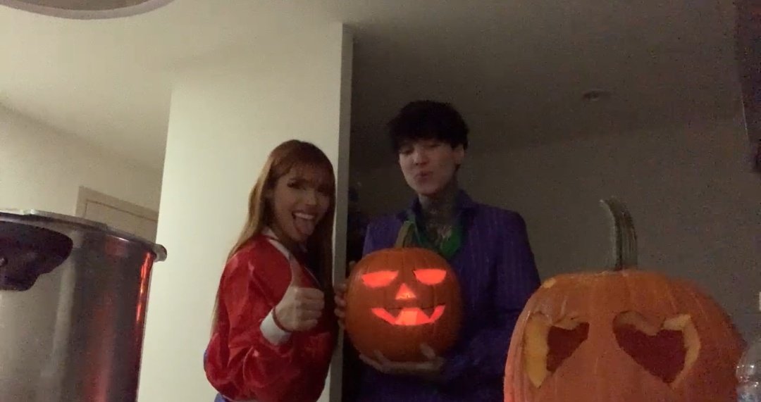 chicamoramora's tweet photo. #crymua

Pero las calabazas del crymua les quedaron hermosas 

@xCryboy @yerimua https://t.co/4VruoxQCvp