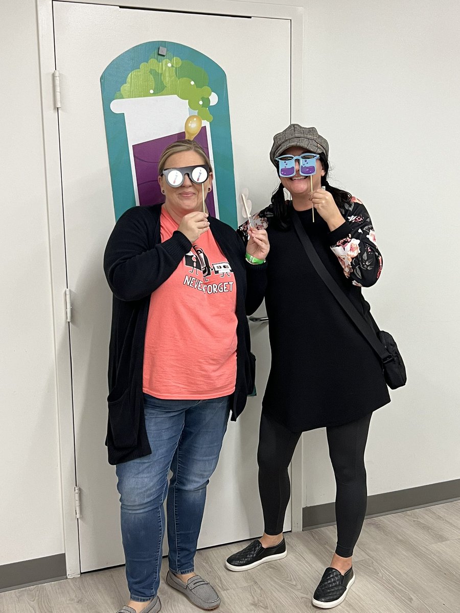 steinbrinkesu10's tweet photo. #NATS threw an amazing social at Science City @NSTA #ESU10 #NATS23 @kristen_slechta @BentScience @m_nielsen #ESU9 https://t.co/DYWH2ylF4u