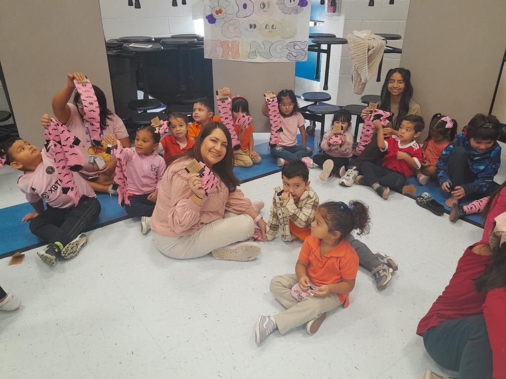 A true act of kindness from @DSShook_ES this morning! Their stuco gifted and officially we are a part of the #pinksockstribe @Hilley_ES ! Nothing but smiles and love felt this morning with @nickisnpdx In the PM, the kindness continued with our littles! #ILoveMyJob #SISDCounseling