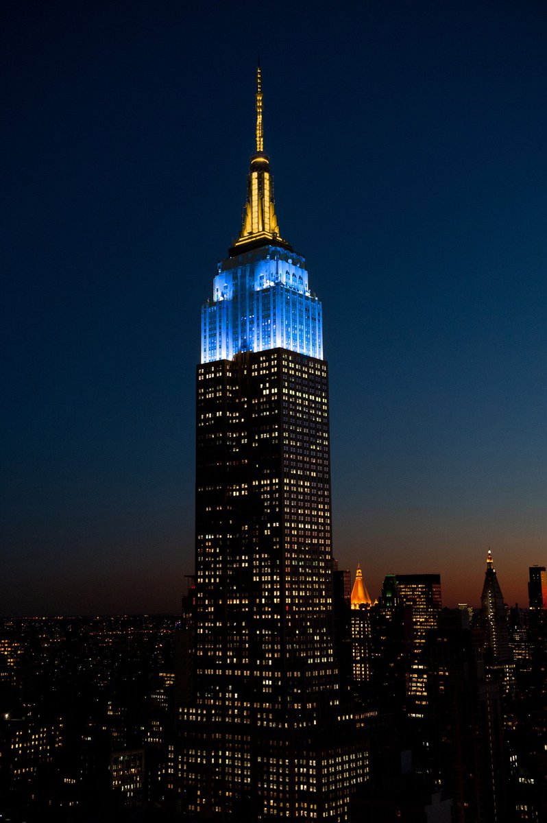 Shining blue and yellow in partnership with @afterschool4all in honor of the Lights on Afterschool Campaign

Text CONNECT to 274-16 to get alerts on our Lights! 

 Watch tonight's lighting here: esbo.nyc/xm5