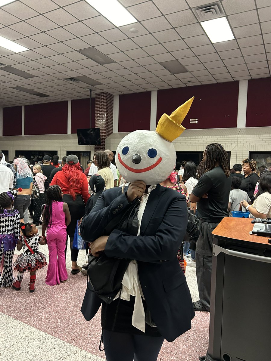 What a great turnout today at the Trunk N’ Treat hosted by @AldinePolice! #Myaldine