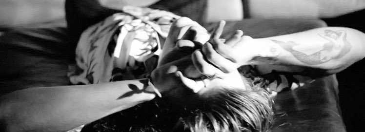 lhhcomfort's tweet photo. Harry Styles for “Perfect” music video in 2015. https://t.co/Ae0UnSWQj9