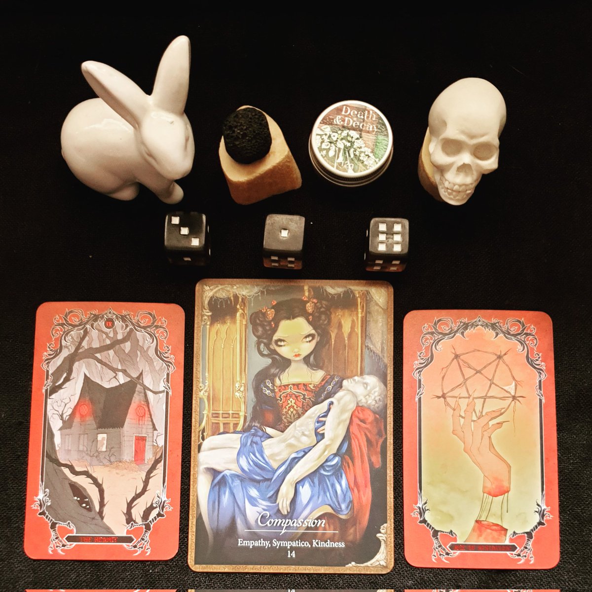 WOracles's tweet photo. #followthewhiterabbit
You have been shown the way & now you see the new path of opportunity which will lead you to experience prosperity through something creative & fulfilling
So now is the time to invest in yourself as you have manifested these blessings.
#tarotreaderofX https://t.co/Sqx3PAOSe3