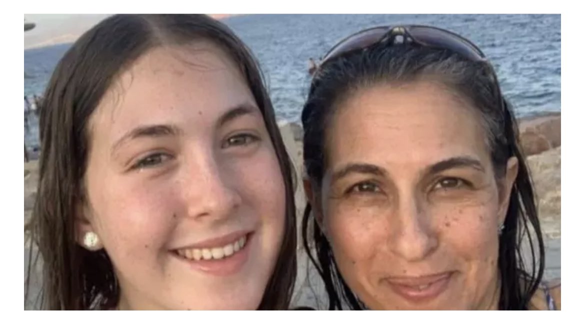 Ela se chama Naama Levi, ela tem 19 anos, sua mãe é médica da seleção israelense feminina de futebol e se chama Eilat Levi. 

No dia 07/10 estava chegando ao fim de seu treinamento para fazer parte de uma das unidades majoritariamente femininas que controlam a fronteira de Gaza e