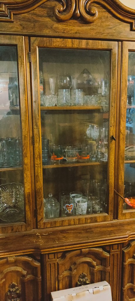 ALZustra's tweet photo. #ThursdayThoughts   My mom needed to re-home her China cabinet...I was happy to help her with that. https://t.co/14ONkBjsKe