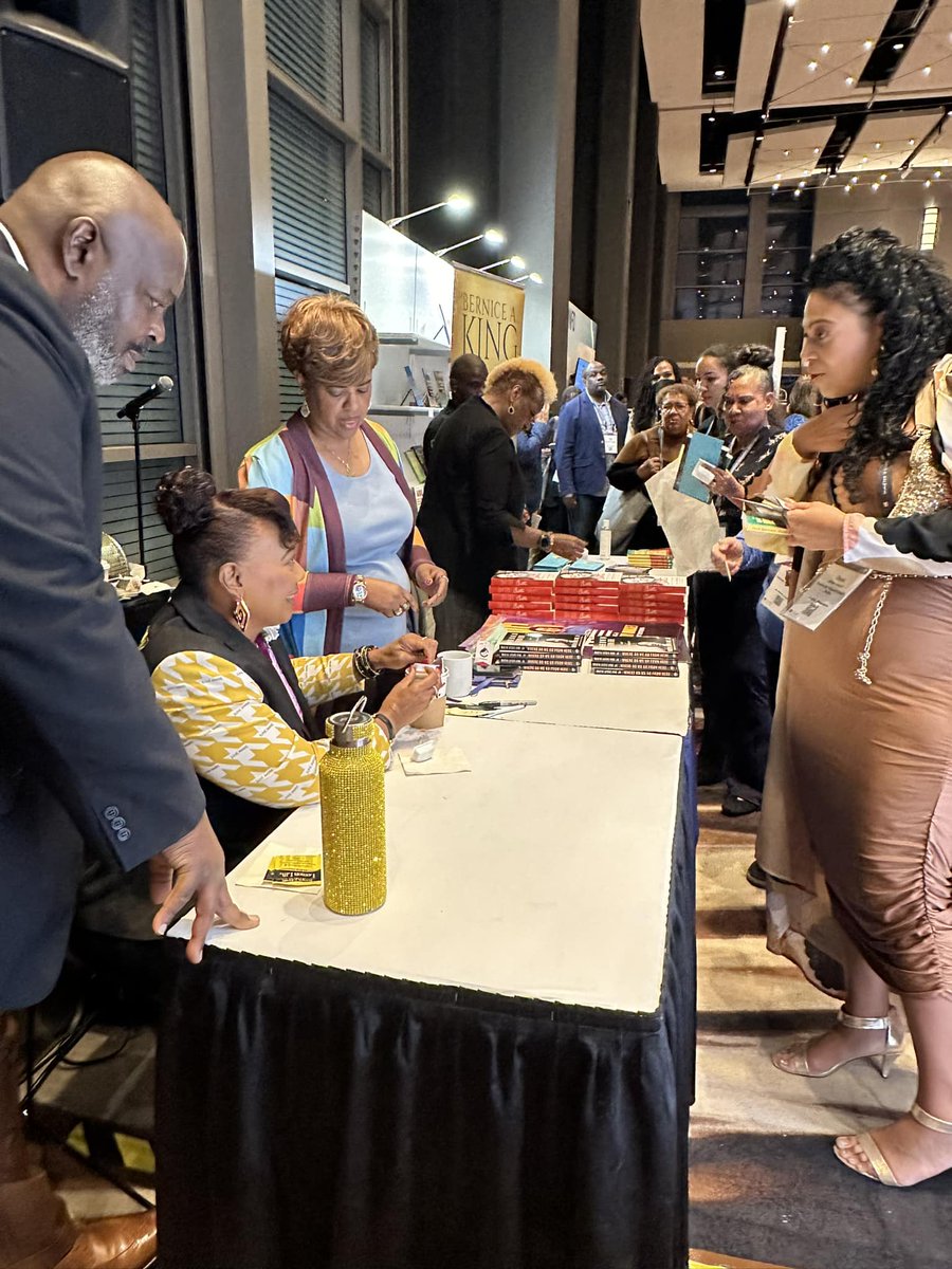 CSocialWorkEd's tweet image. Dr. King signing books and posters for CSWE attendees. Did you get to meet her tonight? What was your favorite take-away from her comments? #cswe23