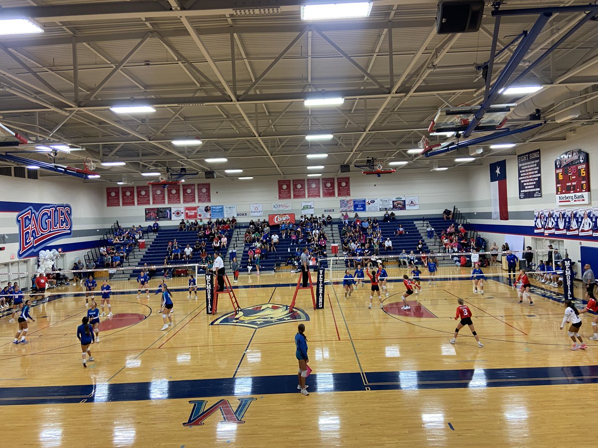 This evening our amazing girls played at the Vets auditorium, and it was supercharged. Never mind the innocent🏐that got stuck early-on (see basketball hoop), or the remarkable comeback from the B-team… many witnessed the A team close out the season in an epic 3-game finale.