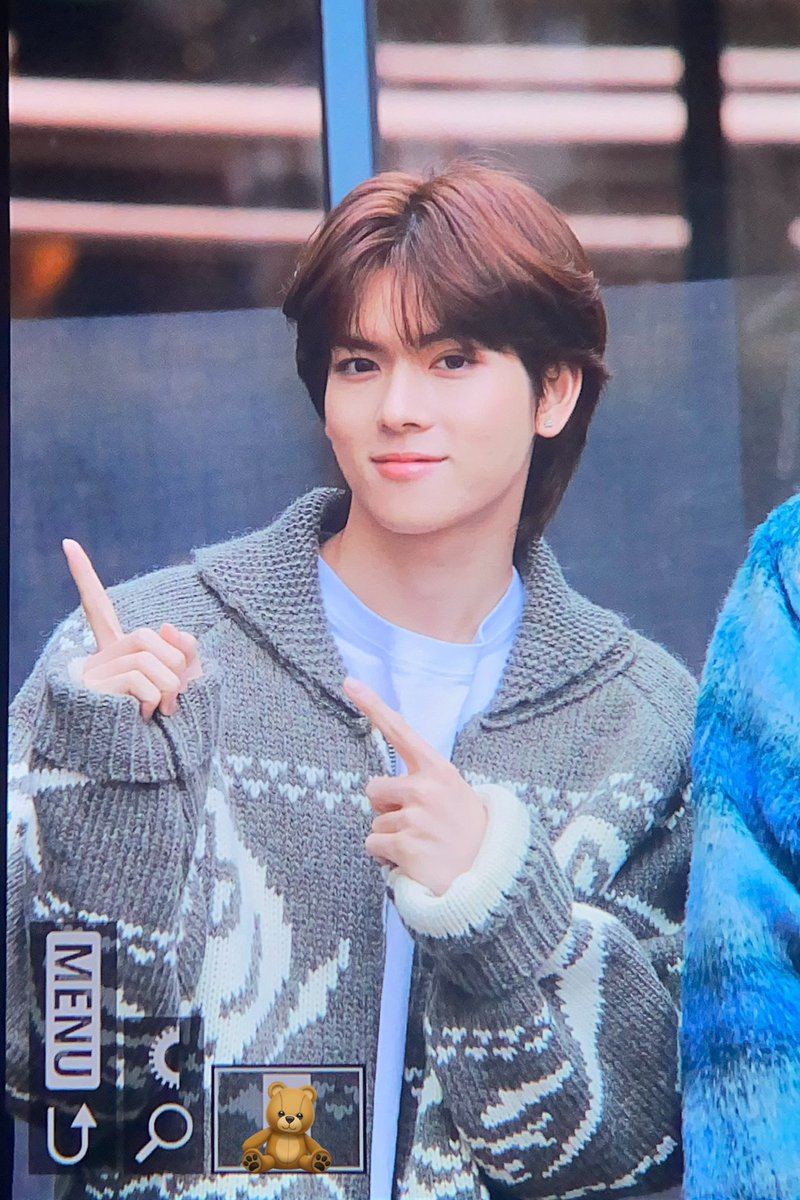 Yorch at Music Bank this morning
cr: @.teddy_yorch