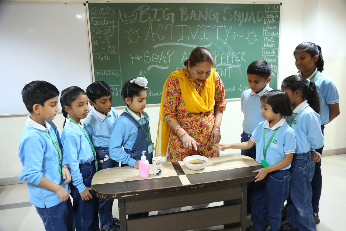 chitkara_school's tweet photo. Chitkara International School, Chandigarh conducts an engaging yet enlightening activity of washing hands for the endearing students of the Big Bang squad of Grades 1-3
#CIS #Globalhandwashday #bigbangsquad #experiment #Squadactivity #handhygiene #activity #studentexperiment https://t.co/2uFQj967dP