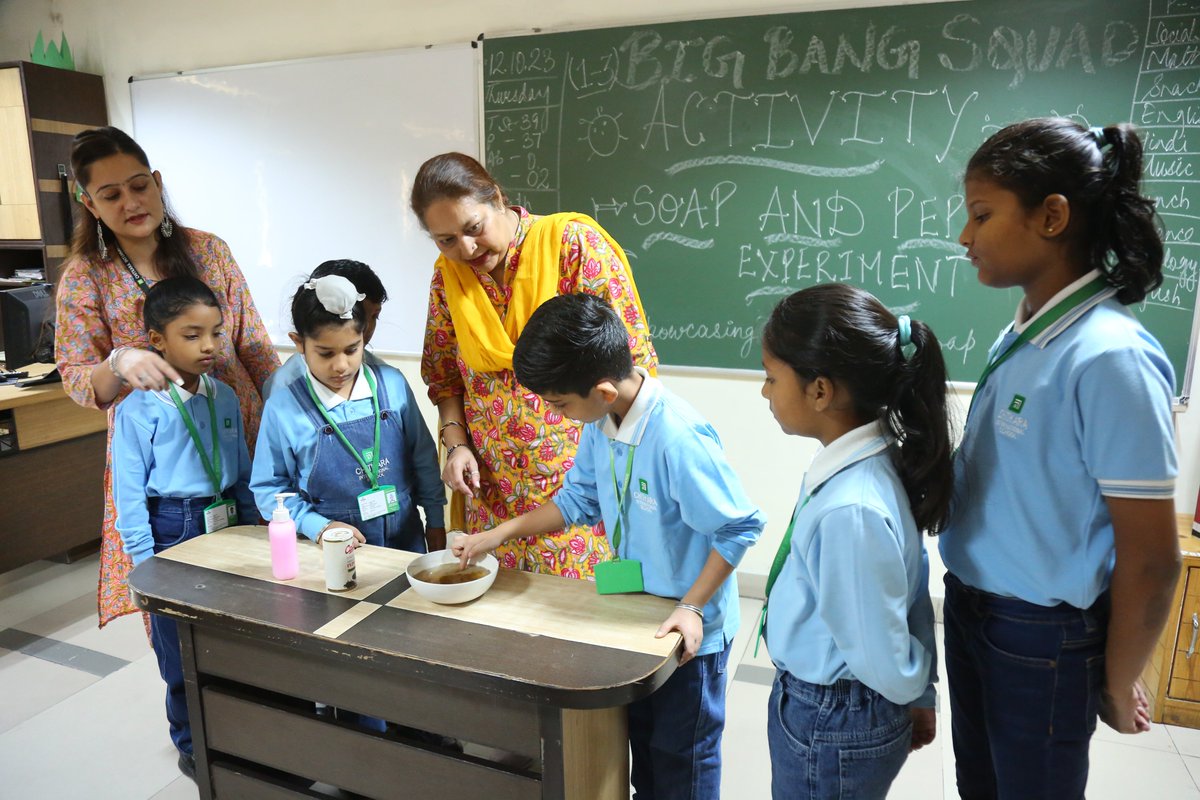 chitkara_school's tweet photo. Chitkara International School, Chandigarh conducts an engaging yet enlightening activity of washing hands for the endearing students of the Big Bang squad of Grades 1-3
#CIS #Globalhandwashday #bigbangsquad #experiment #Squadactivity #handhygiene #activity #studentexperiment https://t.co/2uFQj967dP