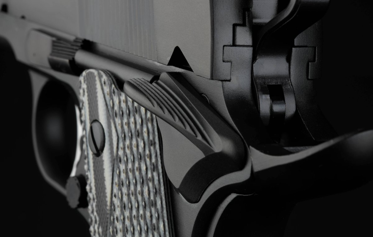 chencustom's tweet photo. The Short Chen Thumb Safety on a @springfieldarmoryinc "shop R&amp;D" 1911. This short thumb safety length is the most recent in our safety lineup, perfect for those who prefer the look of classic 1911's.

Photography by the talented @texaspatriotarms

#springfield #springfieldarmory https://t.co/iS6ijNFTZx