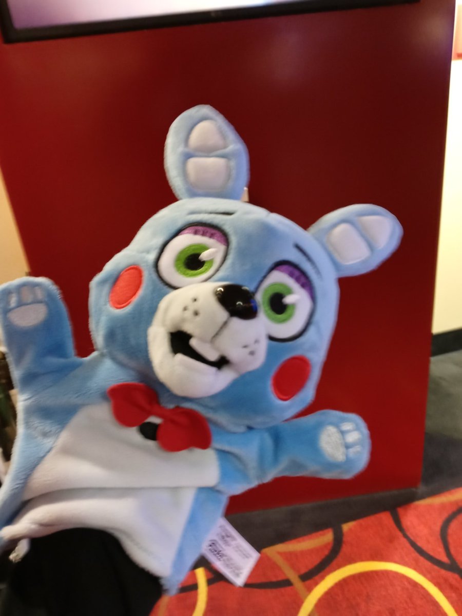 StrikerFNAF's tweet photo. Bouta watch The movie! #FNAFMovie #FNAF https://t.co/6Ewh0MgLQk