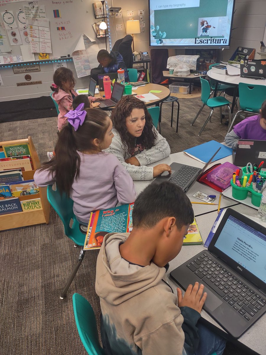 Amy Mitchell tweet media