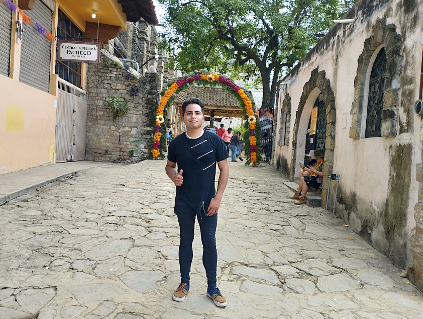 Bob_TresTvMex's tweet photo. Nuevas fotos de perfil para #Facebook #Instagram #X #WhatsApp y #SnapChat tomadas en el centro de #HuejutlaDeReyes, #Hidalgo.💀Gracias a: @onlyfredds_22 📸

#Xantolo #DiaDeMuertos #Huasteca #TirandoRostro #Galan #Mexico #PostalDelDía #TresTvMexico #Tradicion #ViveAlMaximo 🇲🇽 https://t.co/Hr0ex7vQbw