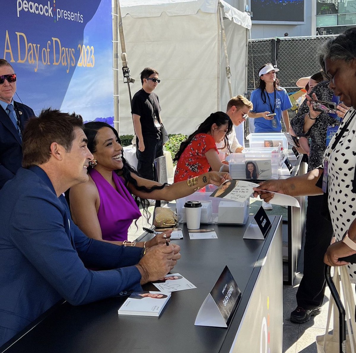 eliacantu_'s tweet image. Applause to our incredible fans! 💜👏🏽👏🏽👏🏽 Your presence lit up our event. Grateful for your unwavering support! Thank you to all who made our event unforgettable. 🫶🏽💫 @DaysPeacock @peacock #dayofdays2023 #days #daysofourlives #dool