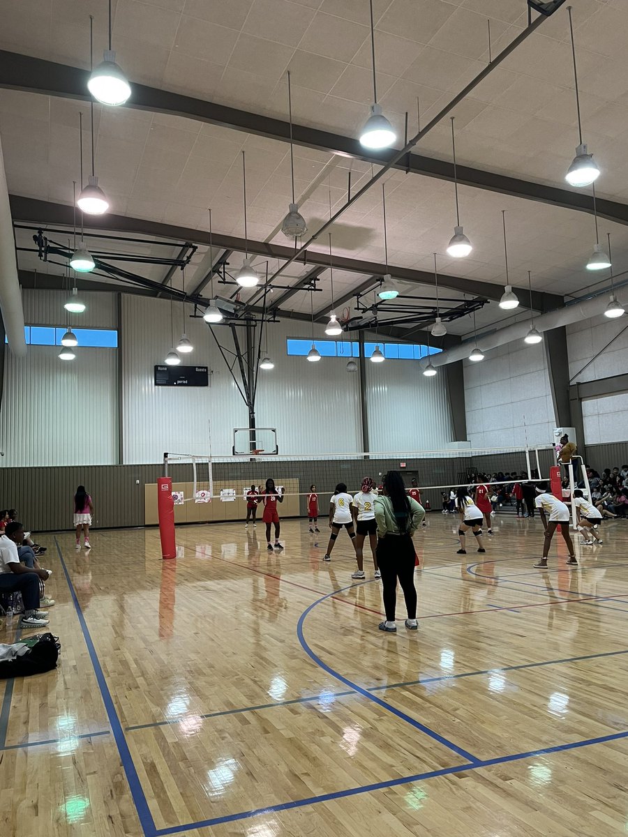CoyaspksEdTech's tweet photo. @SGA_LIONS_HISD 7th AND 8th grade girls volleyball teams #slayed quite literally in their win over the Fondren Mustangs. Both had double digit wins!! @AnzuresZulma @ckinoma @Orteganoe1 https://t.co/frADs41hBP