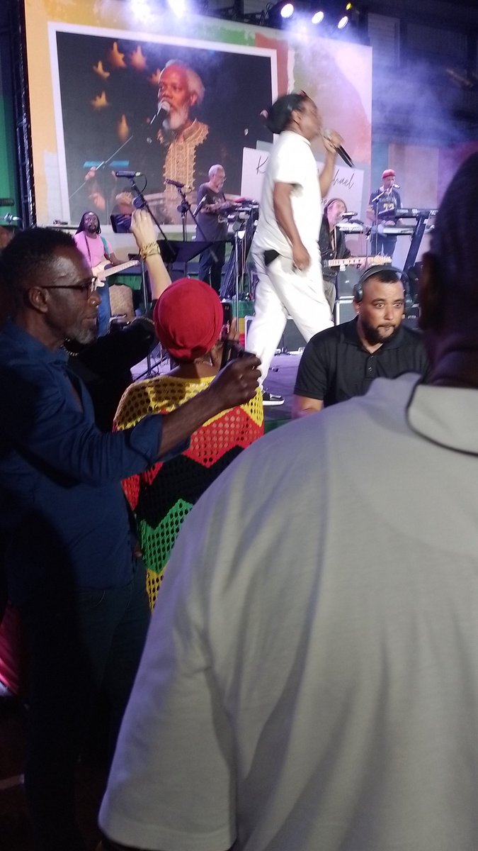 DiasporaMagJA's tweet photo. Three of Ibo's children (last photo) were on hand to witness the outpouring of love. Ibo, who died nearly two weeks ago, founded Third World with Steven 'Cat' Coore and was also a member of the Inner Circle Band.
#ibocooper #jamaica #ThirdWorld https://t.co/NwC0AcpGrT
