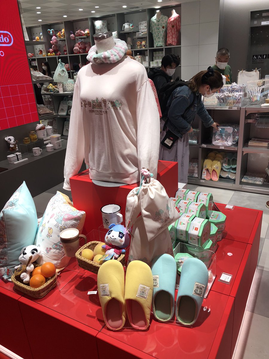 pyunyu's tweet photo. #nintendostore #kyoto sneak pick https://t.co/to3qlg6WTX