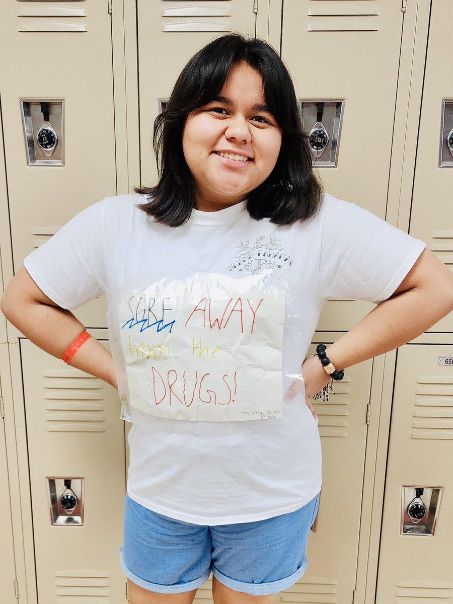 BerryMiller_JH's tweet photo. #CowabungaDude! 🏄🏻‍♀️ Lots of Bobcats are #CatchingAWave to a #DrugFreeLife. Today’s #RedRibbonWeek theme of SurferDay was #TotallyRightous!🤙🏼 ❤️💙🐾🚫 #Believe #WeAreMiller #BuildPearlandProud https://t.co/Fa84wLT8Xz