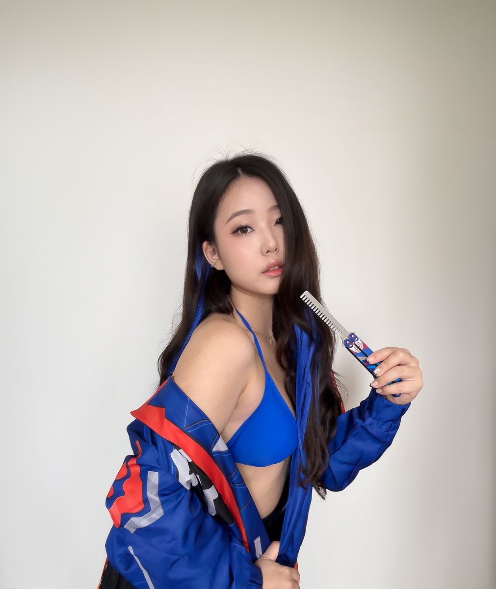 jessicahkim's tweet photo. genderbend yoru 💙 https://t.co/Ykra76Bqw3