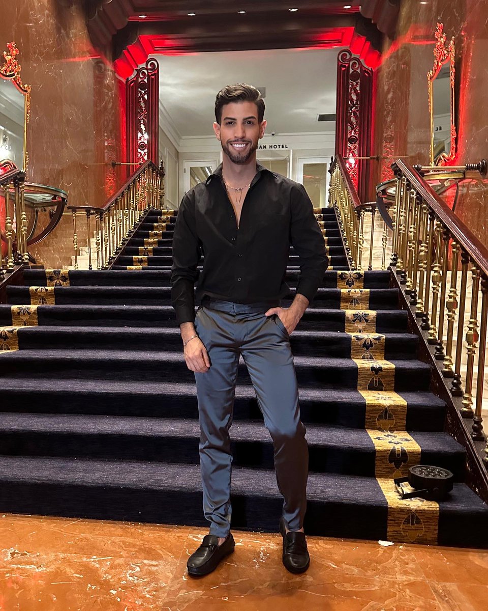 KidannyPR's tweet photo. Attending #carlosalberto colecction at @SanJuanModaPR ✨.

Special thanks to #marlenecreations who bring me the jewerly⛓️, and  @Toms13123645  for the pant🪡. 

#SanJuanModa #SJModa #Legavy #thelobbyfesjh @elsanjuanhotel https://t.co/v1tQmDNZwG