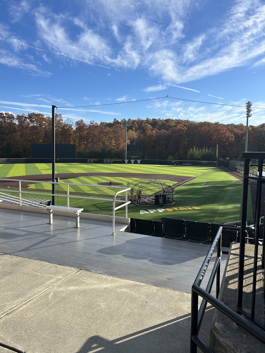 ⁦What a MAGICAL day at ⁦<a href="/AppBaseball/">App State Baseball</a>⁩ today! Thank you to the entire staff and players for taking SUCH good care of me!!

What a GORGEOUS field and SETTING!!

⚾️🍁💛

⁦<a href="/SmithKermit/">Kermit Smith</a>⁩ ⁦<a href="/rickymeinhold/">Ricky Meinhold</a>⁩ ⁦⁦<a href="/BaseballBritt/">Britt Johnson</a>⁩ ⁦<a href="/leggett_jim/">Jim Leggett</a>⁩ <a href="/SethMcLemore5/">Seth Mclemore</a>