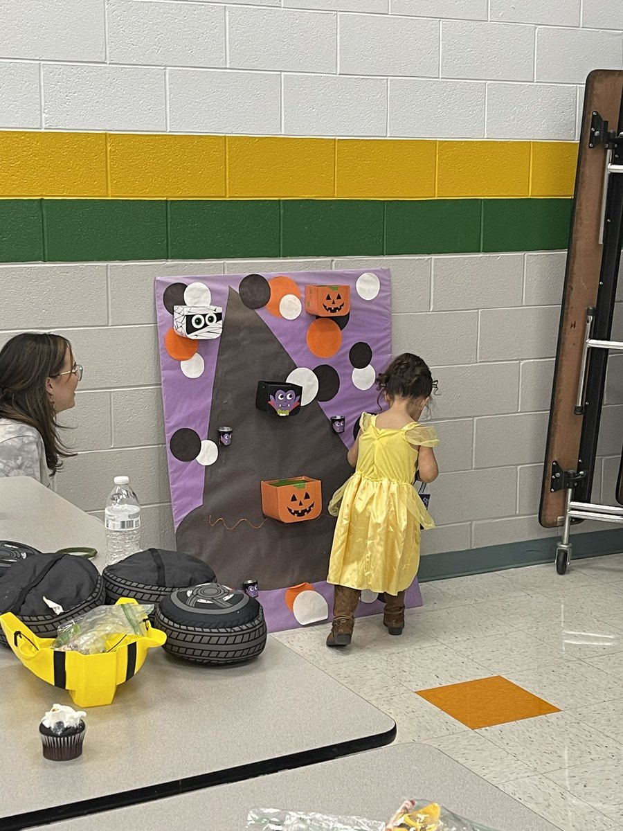 susiegut915's tweet photo. What an amazing evening with the community ❤️ Thank you to everyone who showed up and most importantly all POWELL teachers and staff!! And our AMAZING new PTO for the support and dedication for our students!! @PowellEPISD
@ElPaso_ISD
#ItStartsWithUS https://t.co/0UwVHoilqc