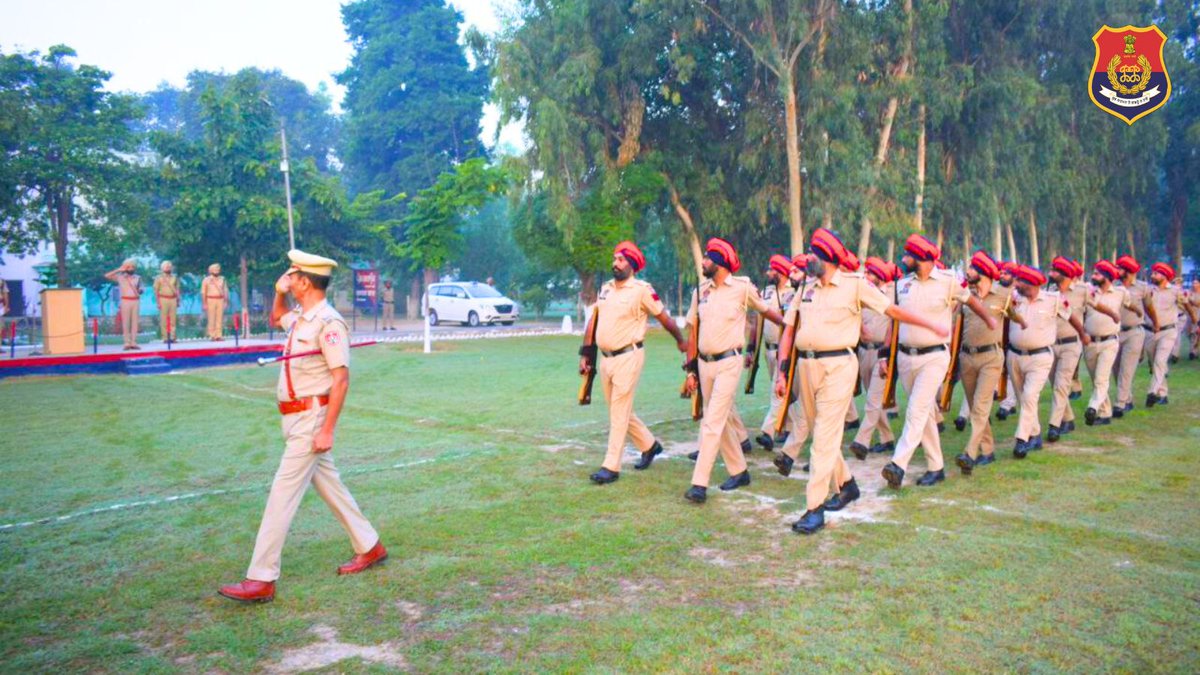 FaridkotPolice's tweet photo. In order to maintain discipline and physical fitness in the police personnel, General parade of police officials was conducted at Police Lines, Faridkot.
#generalprade https://t.co/l7ANTvlvPk