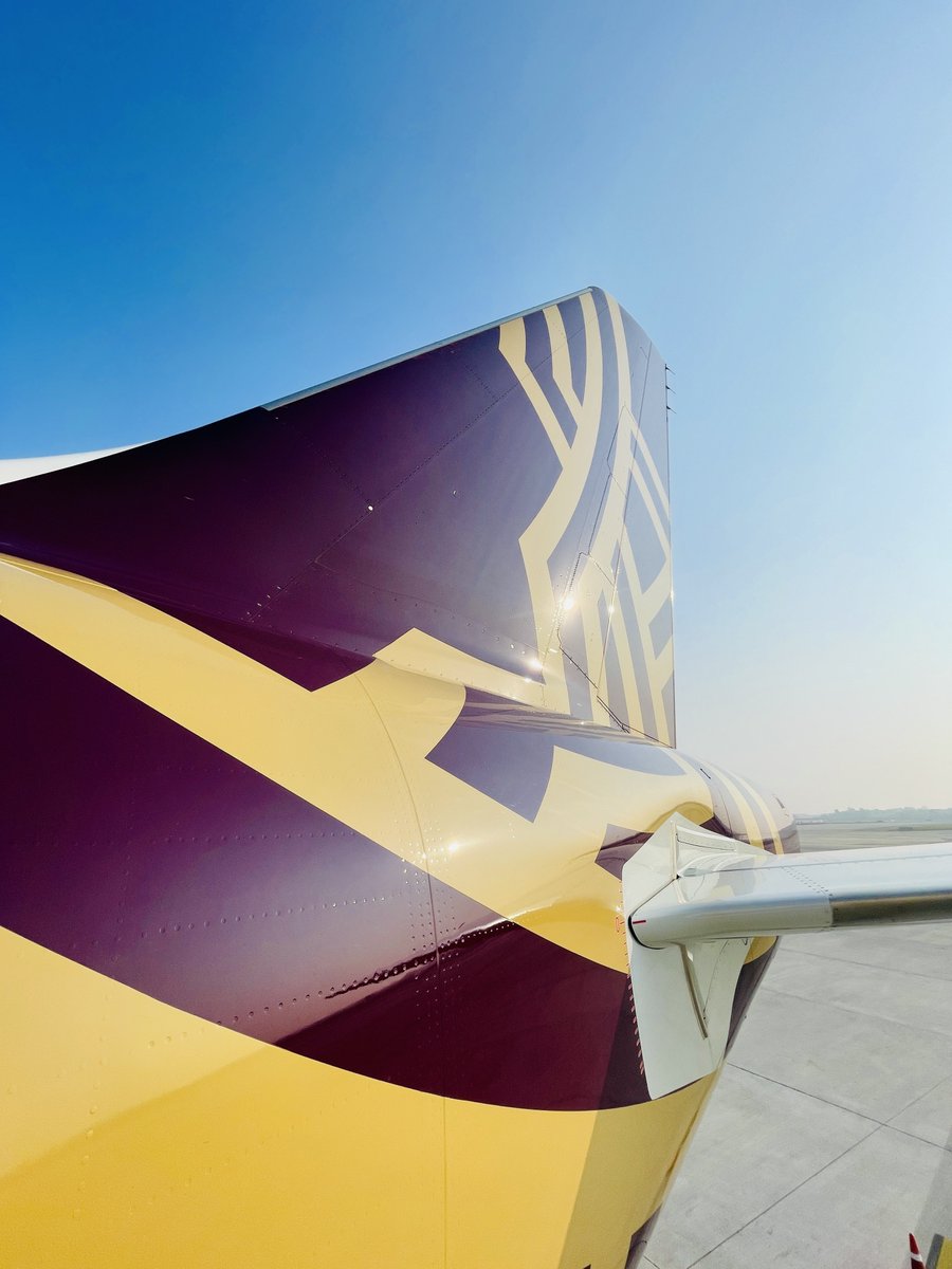 tweetpratikm's tweet photo. Early start out of Mumbai today. Long day today!! 4 Sectors BOM BLR BOM GOI BOM. Sector 2 of 4. Golden hour at BLR, departing back to Mumbai with a fuel uplift of 8.2tons and a trip time of 1hr21mins. #vistara #a321Neo #vttvg #Uk846 #lifeontheramp #cfm #leap1a https://t.co/9Yktri6a4g