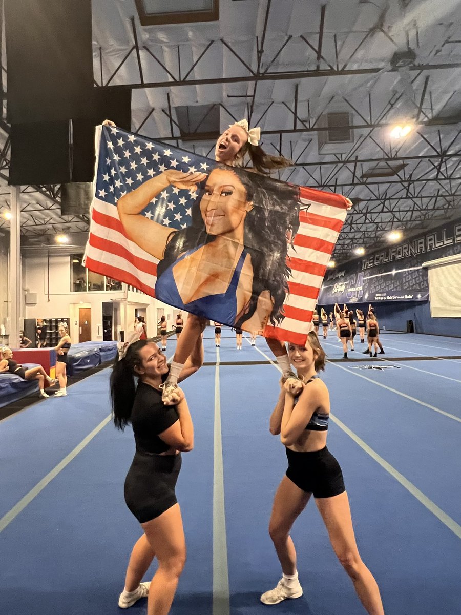 THE CALI Lady Bullets (@theladybullets) on Twitter photo We pledge allegiance to Queen <a href="/NICKIMINAJ/">Nicki Minaj</a> ๐ซก We pledge allegiance to Queen <a href="/NICKIMINAJ/">Nicki Minaj</a> ๐ซก