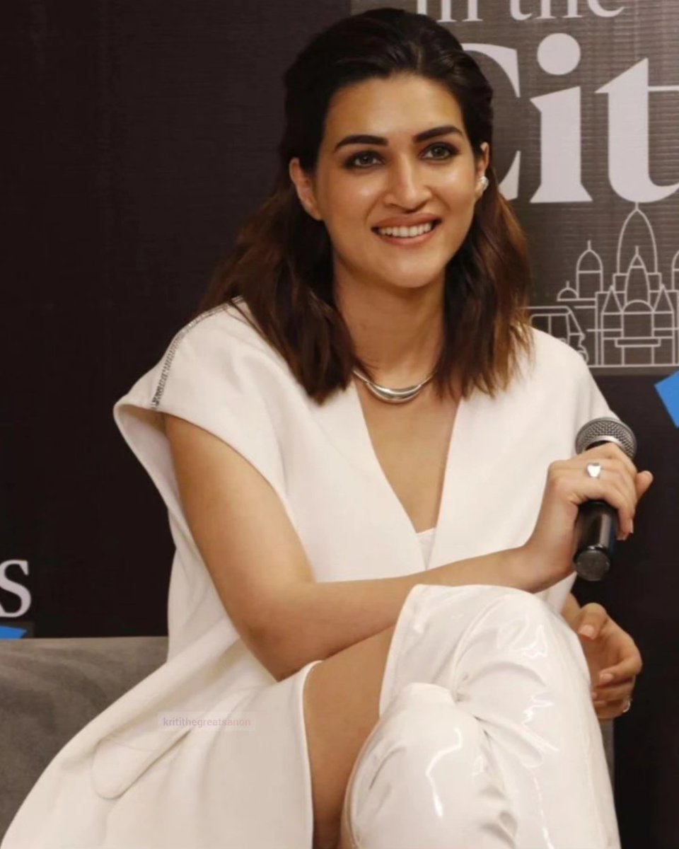 kritigreatsanon's tweet photo. ๐ค๐
#kritisanon #kritithegreatsanon https://t.co/VLI0aRYpMi