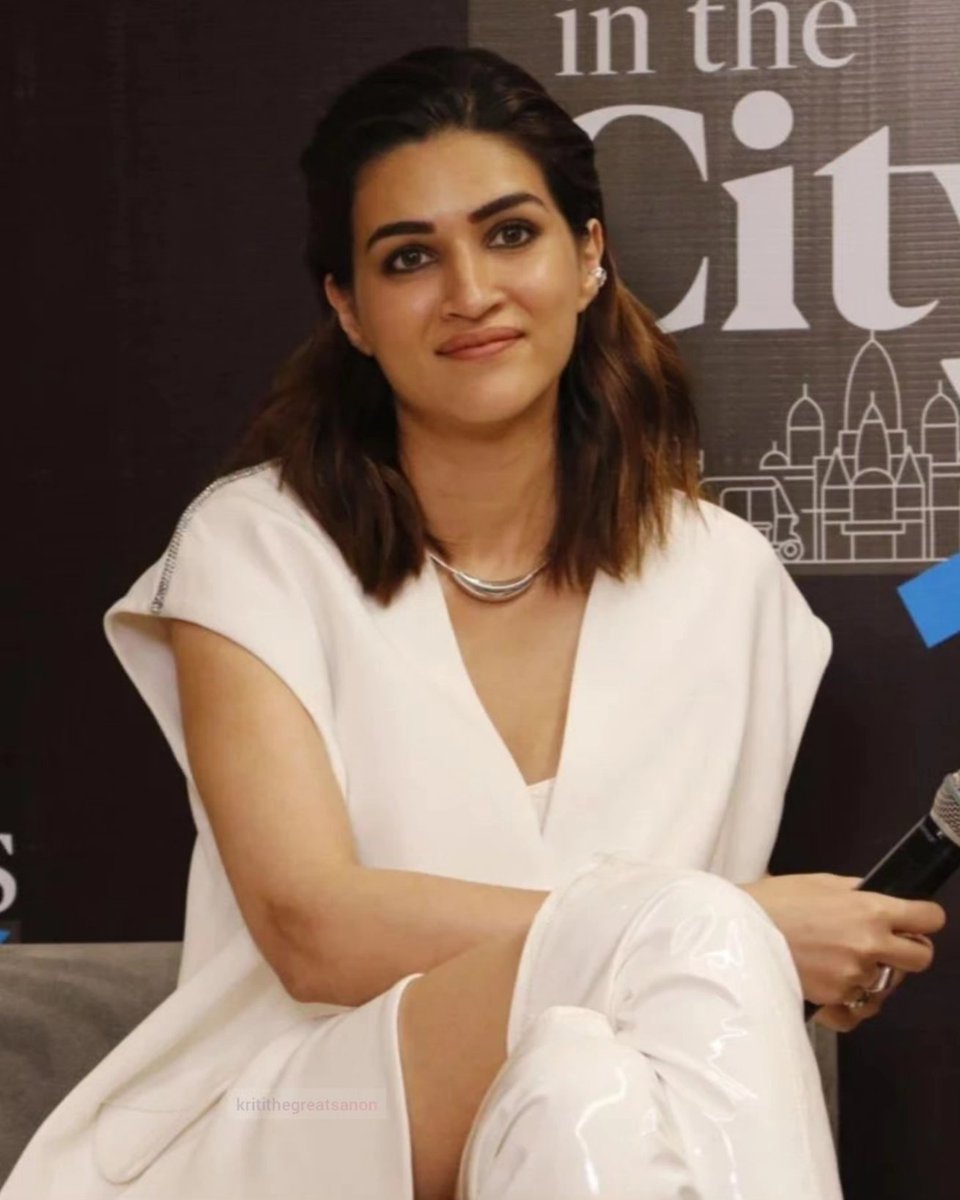kritigreatsanon's tweet photo. ๐ค๐
#kritisanon #kritithegreatsanon https://t.co/VLI0aRYpMi