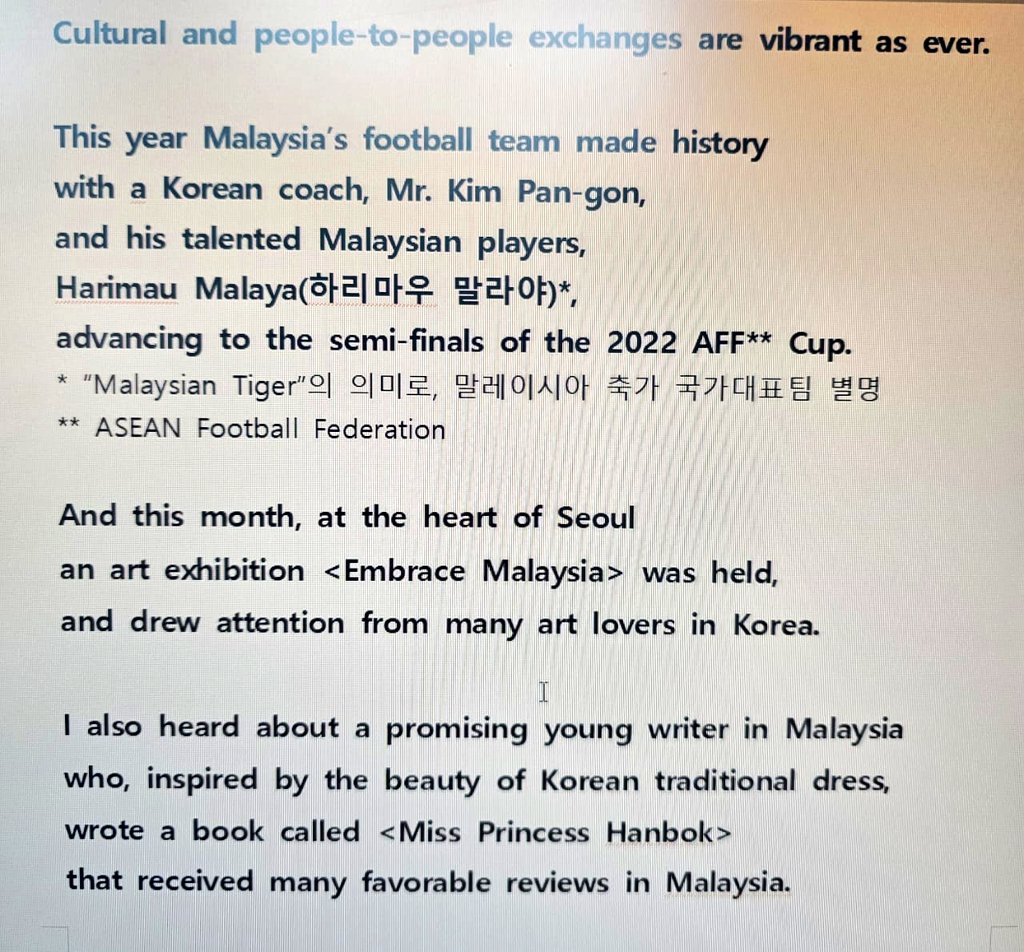 alamanuar_'s tweet photo. Early this year my novel been mentions on event of reception commemorating the 40th Anniversary of the Korea - Malaysia Look East Policy.

Thank you (kamsahamnida).

#MissPrincessHanbok #novela #BukuBookiut #MOFA_Korea #Koreanembassykl #hanbok https://t.co/V0rMKaSoGc